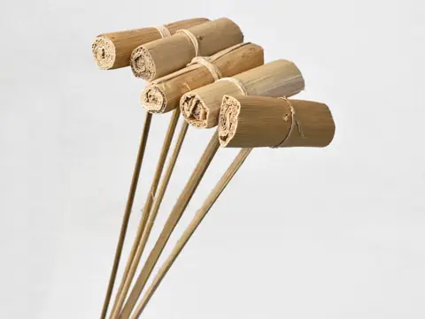 Ecorce de bananier sur tige · lot de 20
